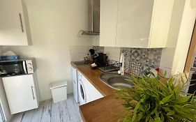 Studio proche de la plage de l'almanarre